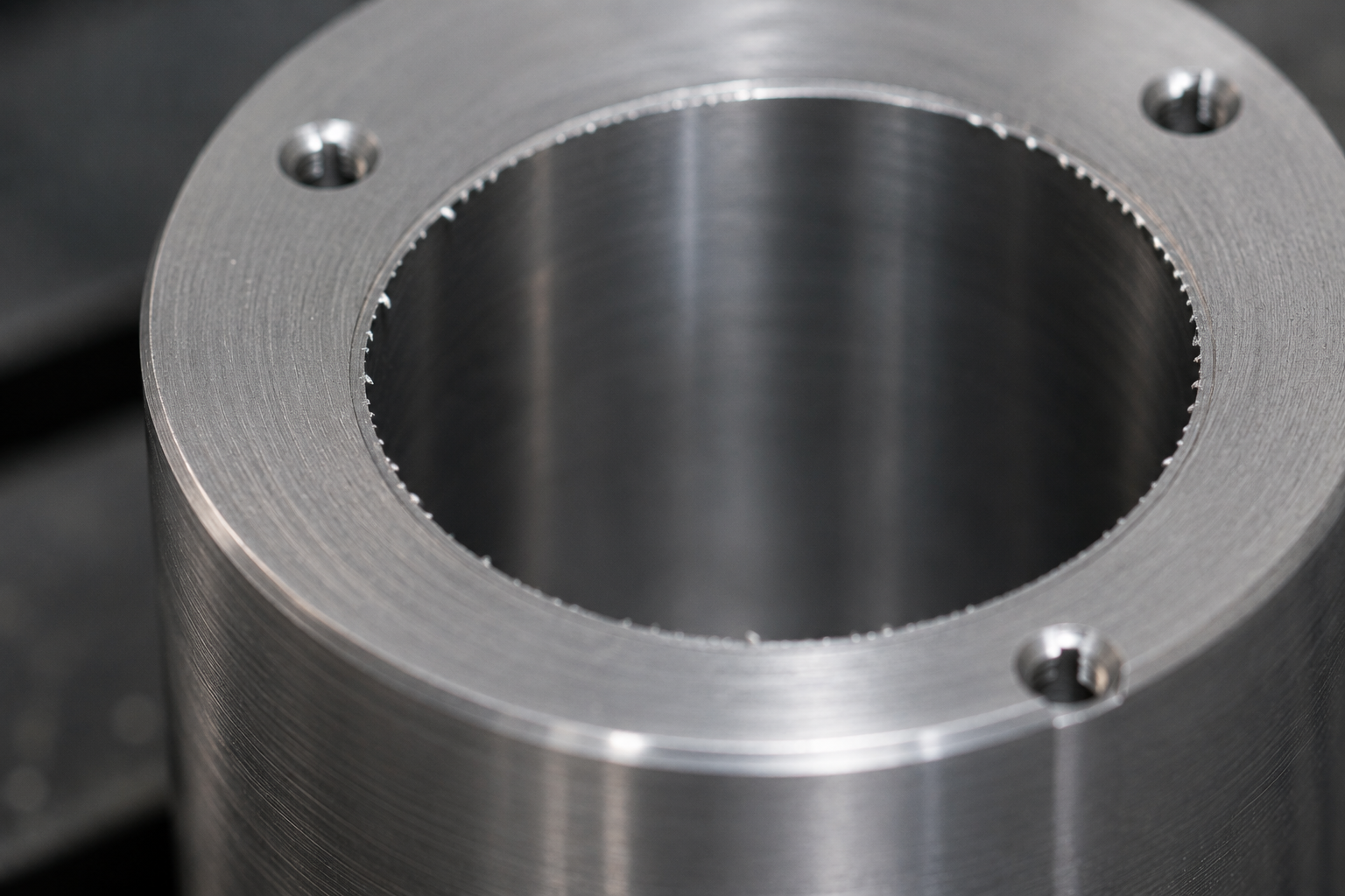 causes of burrs in CNC machining tool wear cutting parameters